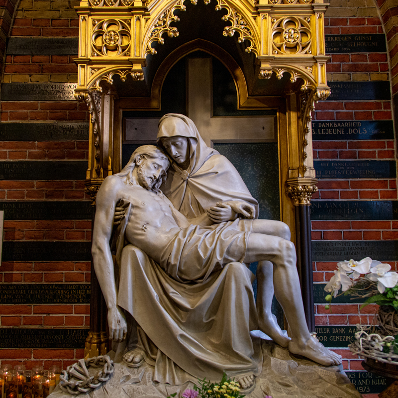 Beeld in de Basiliek van Sittard